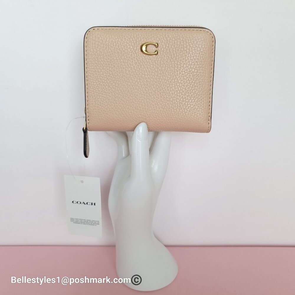 COACH Billfold Pebbled Leather Small Wallet w Colorblocked Interior-Cream multi⭐